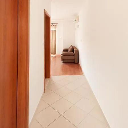 Lumaduma Apartment *