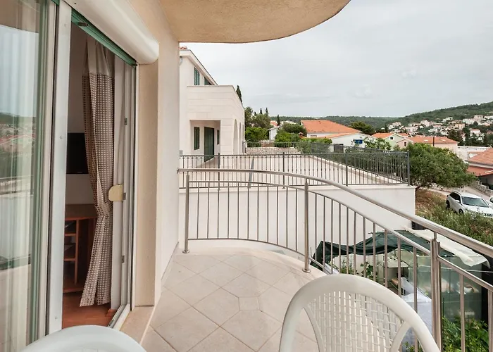 Lumaduma 特罗吉尔